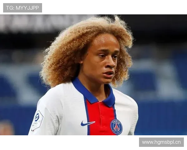 哈维·西蒙斯回归巴黎圣日耳曼，本赛季表现稳健值得关注