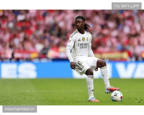 卡马文加与楚阿梅尼：后腰角色差异与谁更适配法国队体系