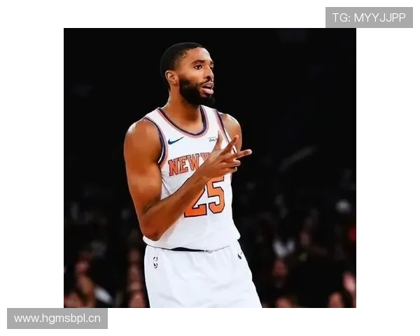 米卡尔·布里奇斯无球跑动创造空位，三分命中率显著提升拉开火箭防线